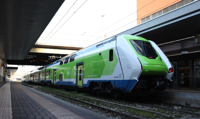 Lombardia, stop ai treni gratis per le forze dell’ordine. Anzi no