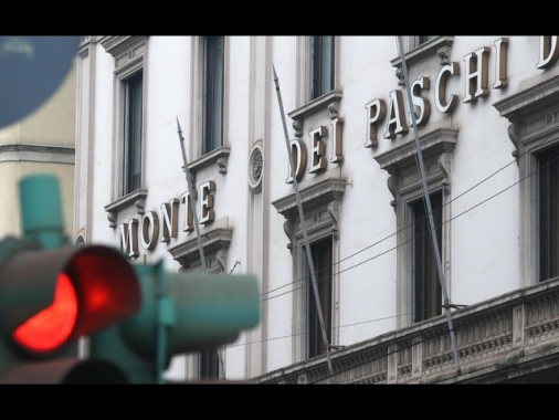 Mps vola in Borsa, Giorgetti fiducioso sulle nozze nel 2024