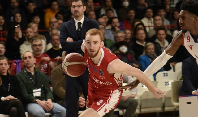 Basket, Varese a Treviso. Con Mannion