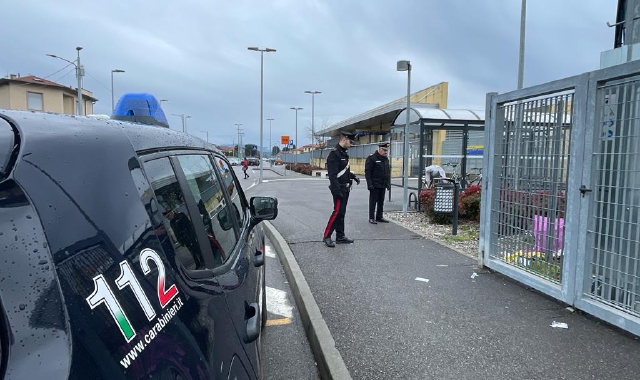 I carabinieri sul luogo dello sparo (foto Blitz)