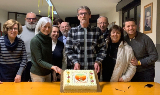 Stefano Binda e gli amici dell’organizzazione di volontariato Valle di Ezechiele.