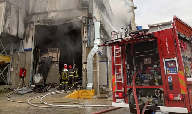 Incendio a Caravate, prosegue la bonifica