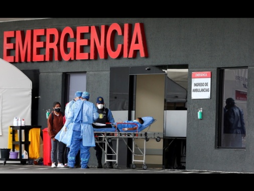 Ecuador: ministero Salute, garantiti solo servizi emergenza