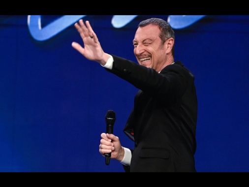 Amadeus, 'da Lazza a Tananai a piazza Colombo durante Sanremo'