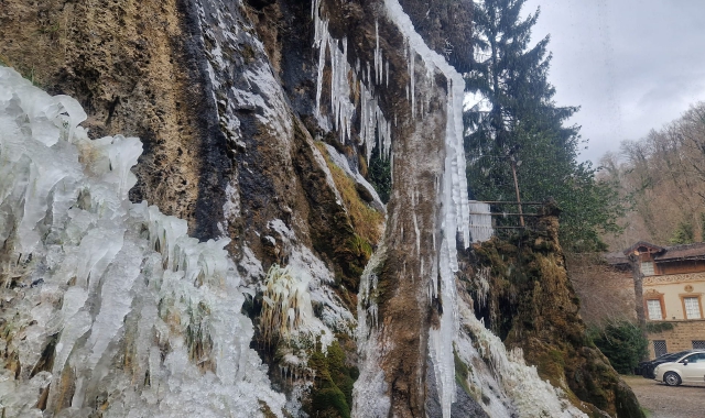 In Valganna tornano le cascate di ghiaccio