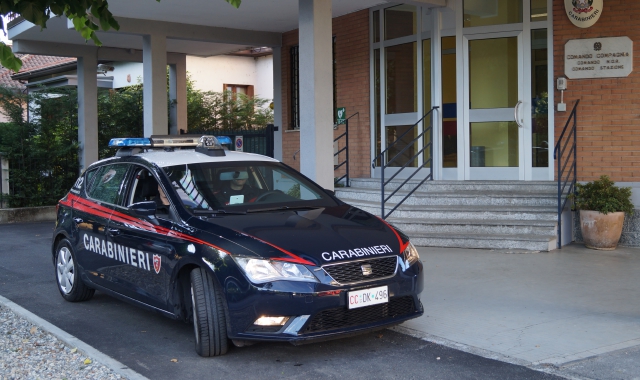I carabinieri della compagnia di Arona sono intervenuti dopo l’esplosione del Bancomat a Ghemme (Foto Redazione)