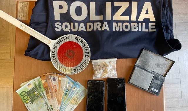 Controlli nei locali: droga e alimenti scaduti nel Novarese