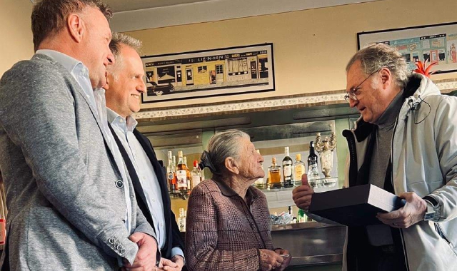 La barista Anna Possi di 99 anni premiata da Confcommercio