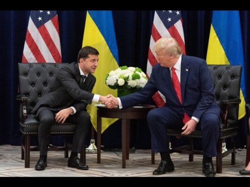 Ucraina: il presidente Zelensky invita Trump a Kiev