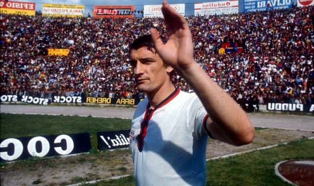 Gigi Riva con la maglia del Cagliari