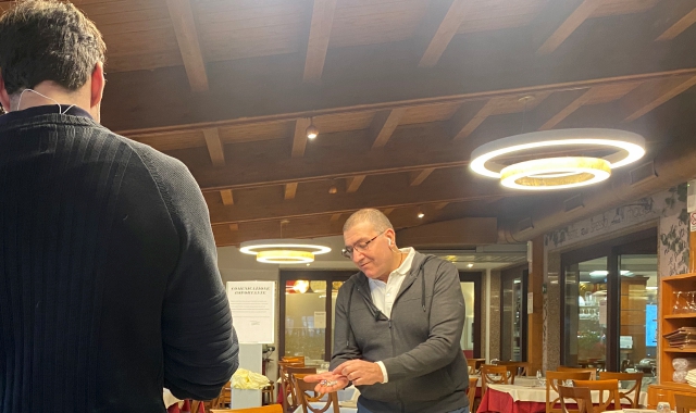 Prima mangiavano, poi scappavano: presi
