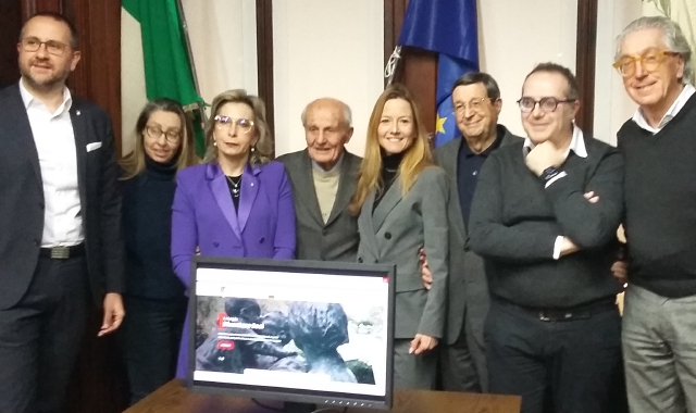 I vertici della Famiglia Legnanese insieme ai creatori del nuovo sito