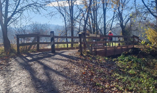 Un tratto della ciclabile del lungolago fra Varese e Buguggiate