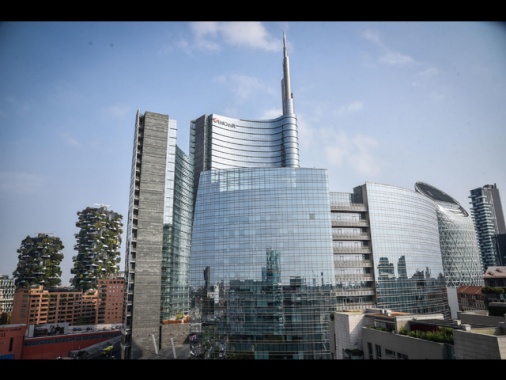 Unicredit nel 2023 conti record, utile di 8,6 miliardi
