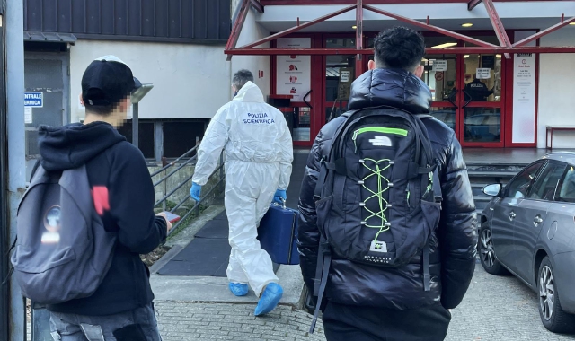 Insegnante accoltellata questa mattina all’Enaip di Varese (foto Domenico Ghiotto - Blitz)