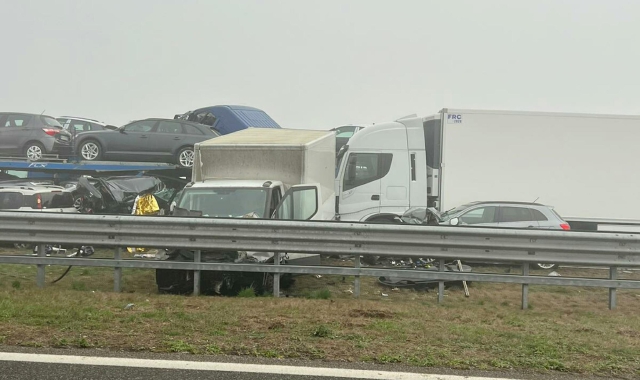 Tamponamento a catena sulla A21. Due morti