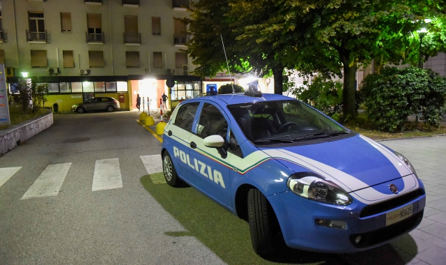 La donna è stata portata in ospedale a Gallarate