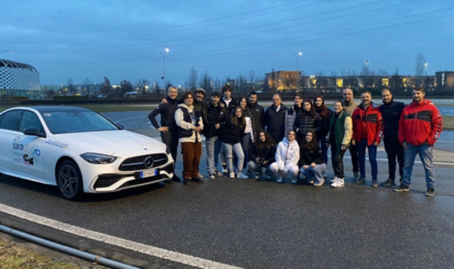 L’evento per i ragazzi del Falcone di Gallarate sull’importanza di una guida sicura (Foto Redazione)