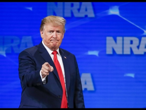 Usa 2024, Trump rassicura lobby armi: con me nessuno vi toccherà