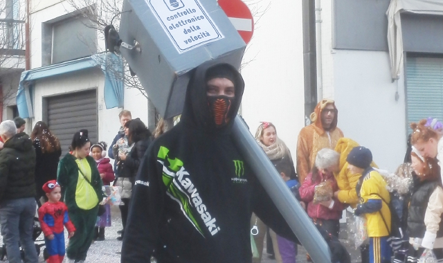 Al Carnevale di Ispra “spunta” Fleximan