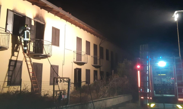 L’intervento dei vigili del fuoco in via Edison a Lonate Ceppino