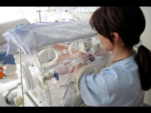 Nata con metà cuore diventa mamma di due gemelli