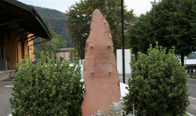 Il monumento dedicato ai due finanzieri eroi