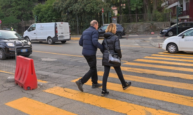 Varese, pedoni a rischio in largo Flaiano