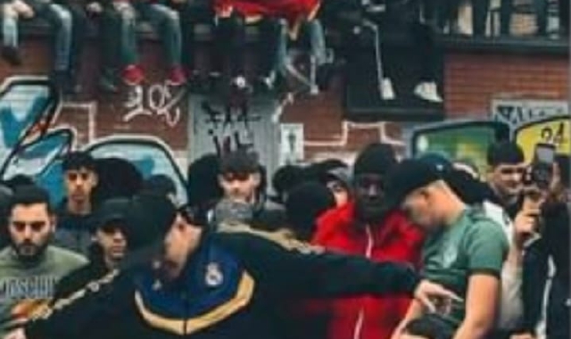 Il trapper Neza in piazza Mercato per il suo video