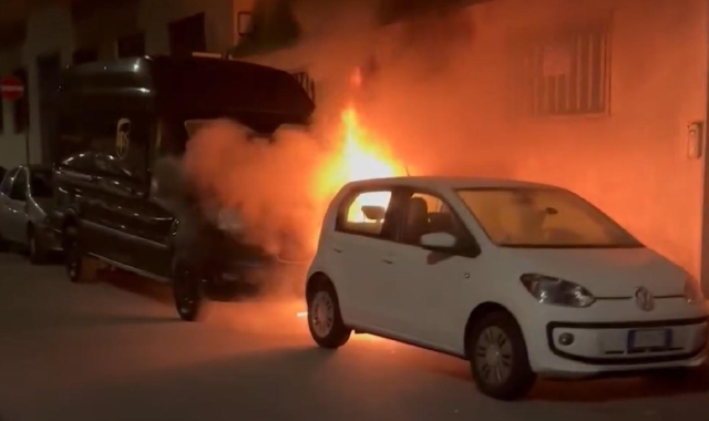 Nove mezzi in fiamme: piromane a Busto Arsizio