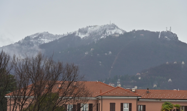 Campo dei Fiori innevato (foto Blitz - Centro Geofisico Prealpino Varese)
