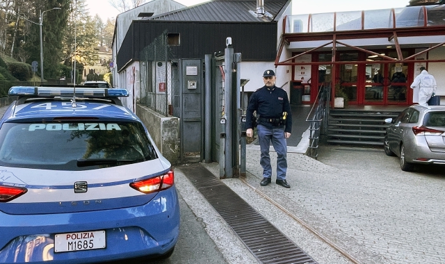 Dimessa la prof accoltellata a Varese