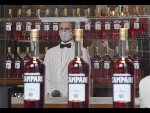Ricavi 2023 di Campari a 2,9 miliardi, aumenta il dividendo