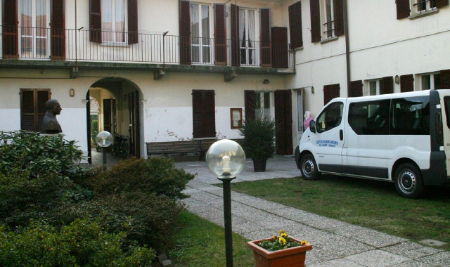 Il Centro anziani di Samarate (foto Archivio)