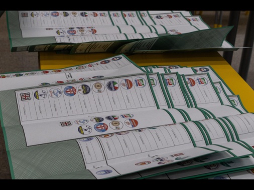 Chiuse 19 sezioni mancati, voti ufficiosi +1600 a Todde