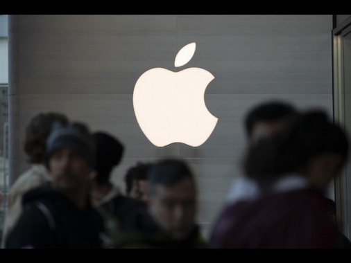 L'Ue annuncia una multa record ad Apple per 1,8 miliardi