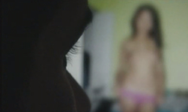 Video porno dell’amica nella chat del bar: 75enne nei guai