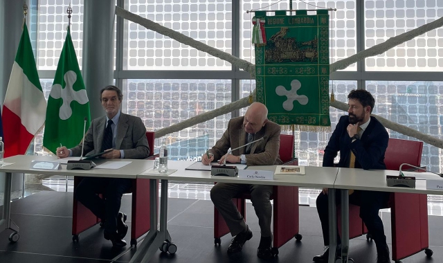La firma del protocollo a Palazzo Lombardia