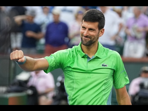 Djokovic torna a Indian Wells e batte Vukic in tre set