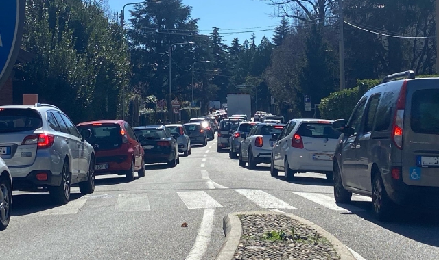 Varese, traffico in tilt per i lavori in via Copelli