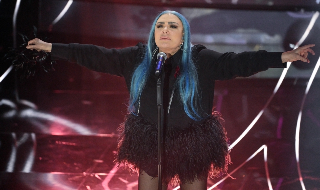 Loredana Bertè sul palco di Sanremo 2024 (foto Ettore Ferrari/ANSA)
