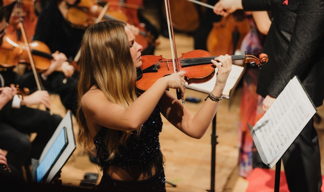 Il primo violino del Teatro alla Scala di Milano, Laura Marzadori (Foto Associazione Cameristica di Varese)