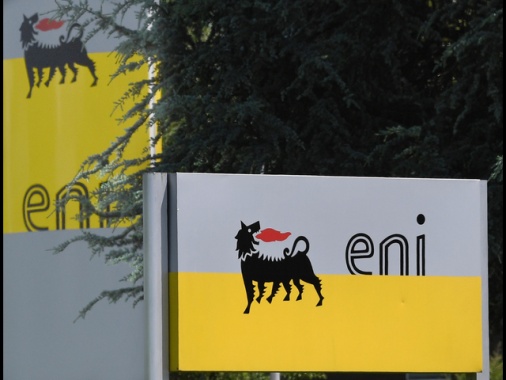 Eni aumenta il dividendo nel 2024 a 1 euro per azione