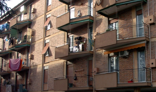 Unione inquilini: «Fondi per ristrutturazioni e sostegno alle famiglie»