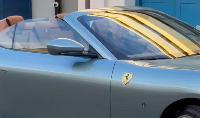 Fedez compra la prima Ferrari Roma Spider