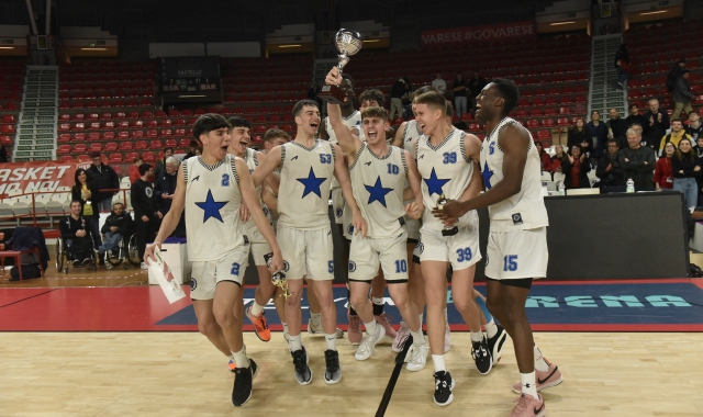 L’esultanza dei giocatori della Stella Azzurra (foto Blitz)