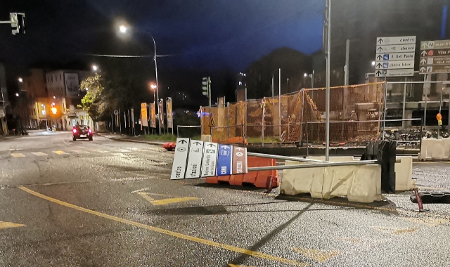 La segnaletica finita ko in largo Flaiano
