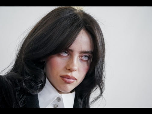 Da Billie Eilish a Elvis Costello, 250 artisti contro IA