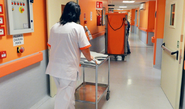 «In Svizzera stipendio triplo». E gli infermieri se ne vanno