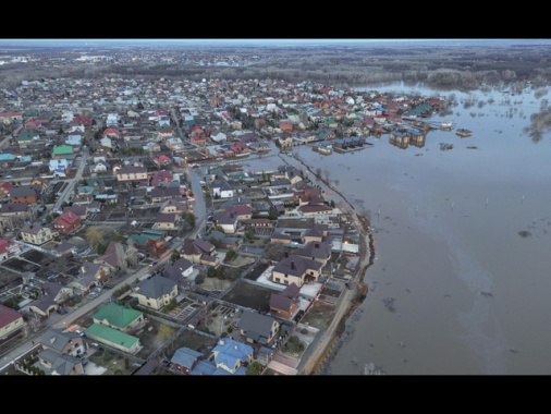 In Russia già 14.000 evacuati per inondazioni a Orenburg